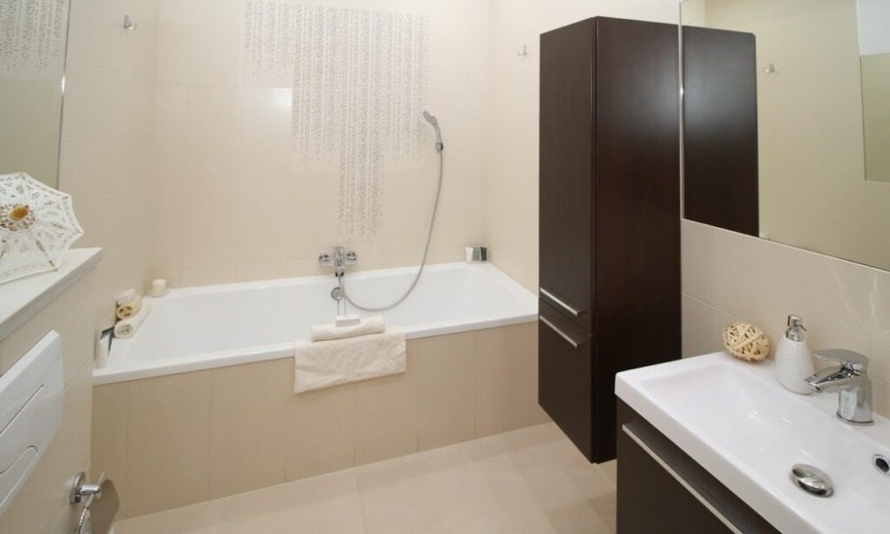 Badkamer kit vervangen