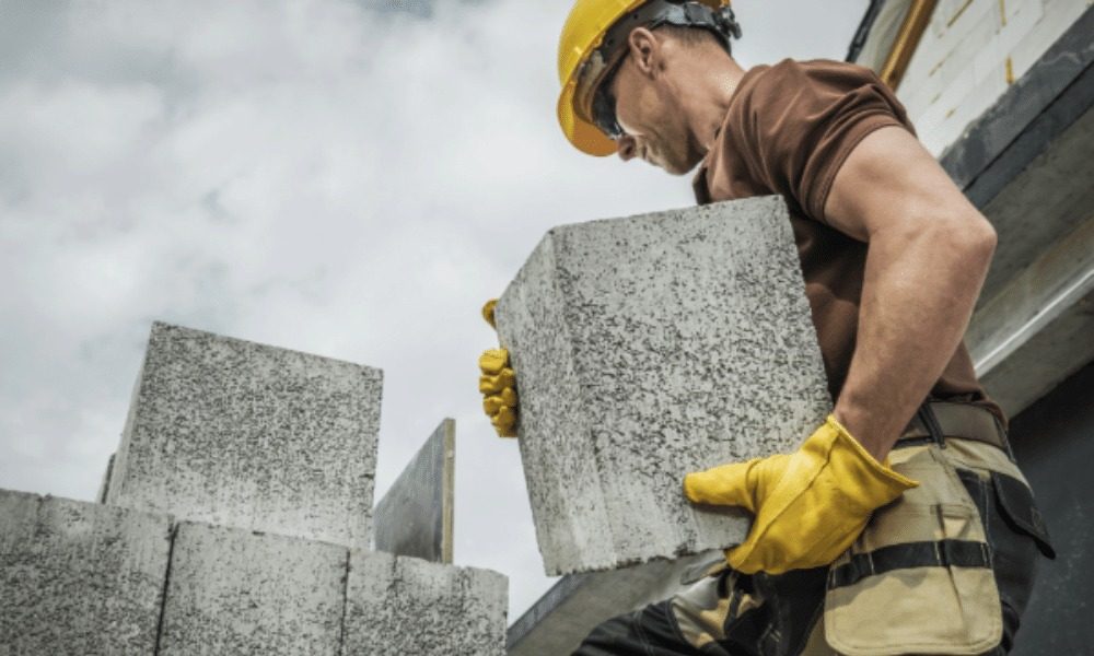 Betonblokken en beton lijmen buiten