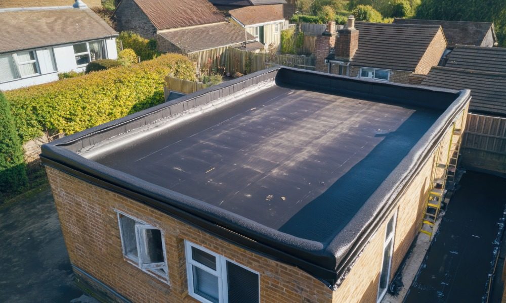 EPDM of bitumen dakbedekking