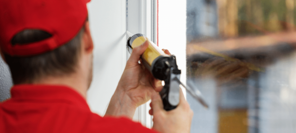 Ruimte tussen kozijn en muur opvullen